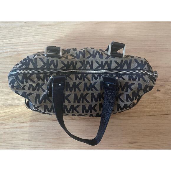 Michael Kors Signature Canvas Handbag - Picture 7 of 8